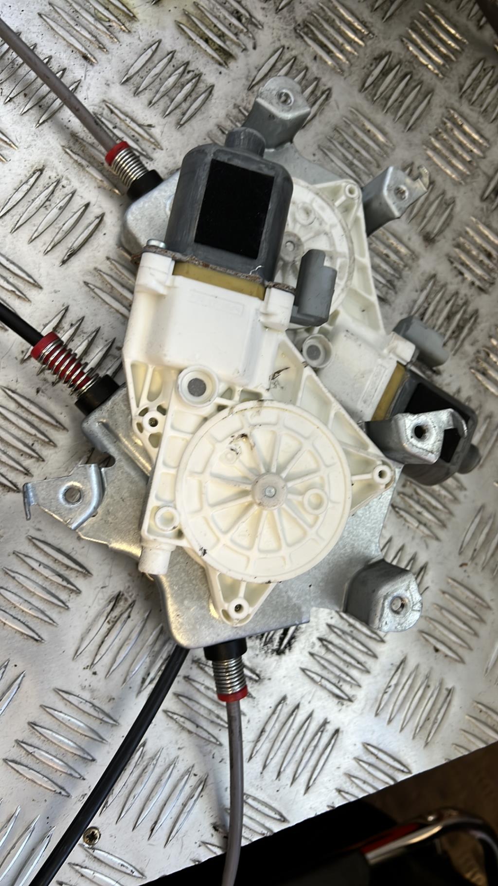 Alzacristalli elettrico anteriore destro NISSAN MICRA 3 PHASE 3 Diésel - 1