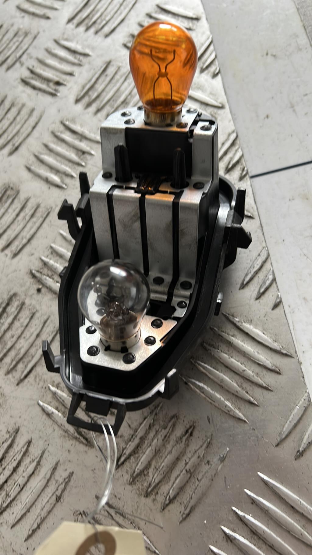 Base portalampade fanale posteriore destro RENAULT CLIO 4 PHASE 1 Gasolina - 1