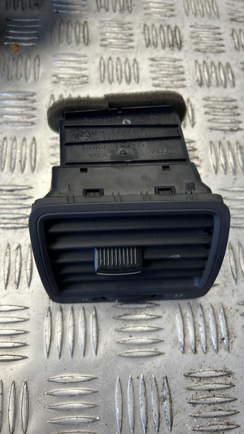 Bocchetta aerazione cruscotto VOLKSWAGEN GOLF 5 Diésel - 1
