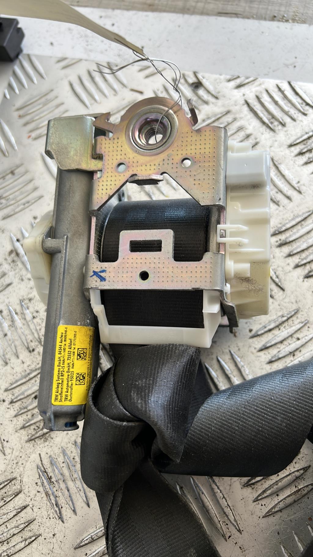 Cintura di sicurezza anteriore destra CITROEN C3 2 PHASE 1 Diésel - 1