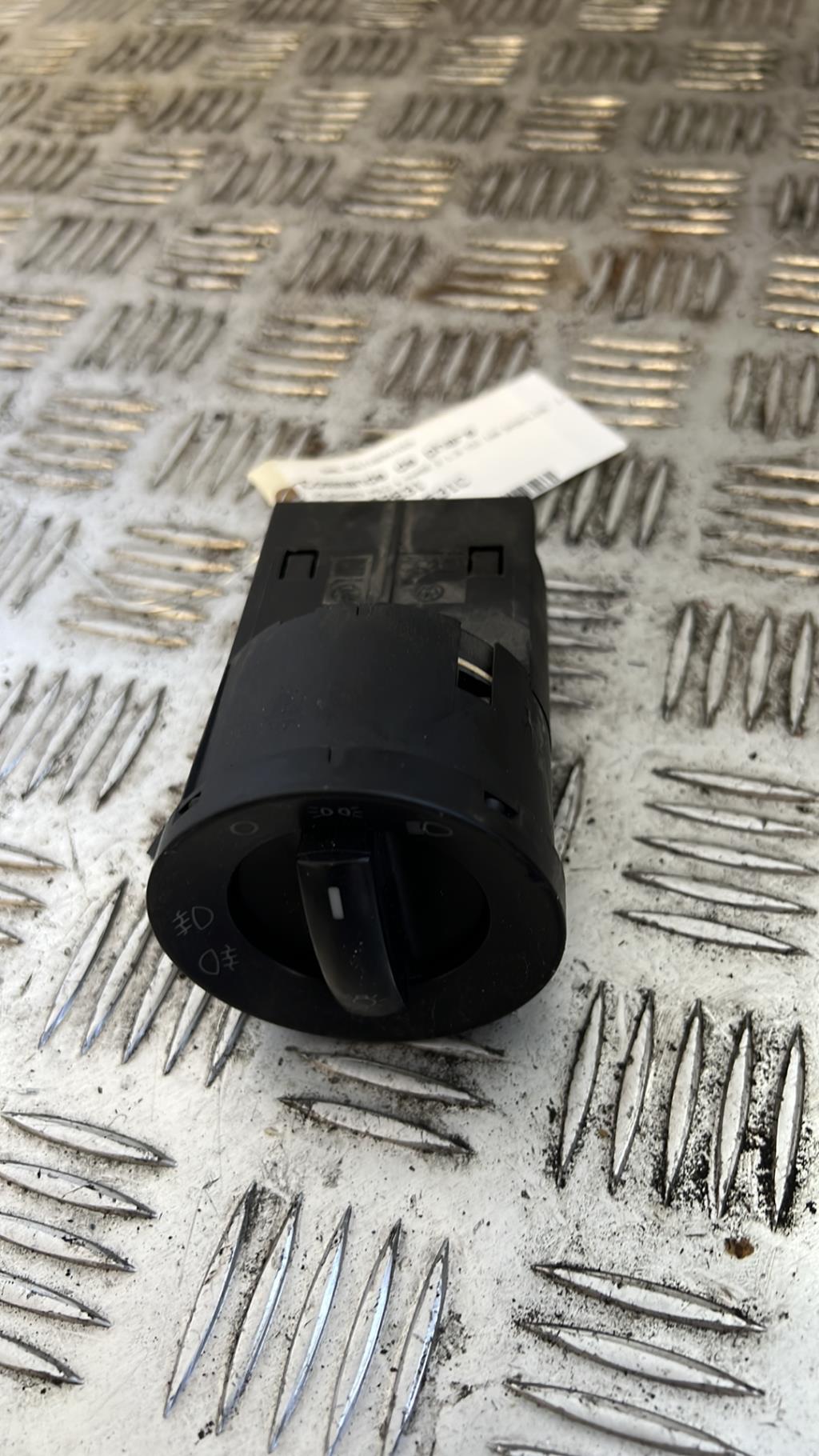 Commande de phare VOLKSWAGEN POLO 4 PHASE 2 Diesel - 1