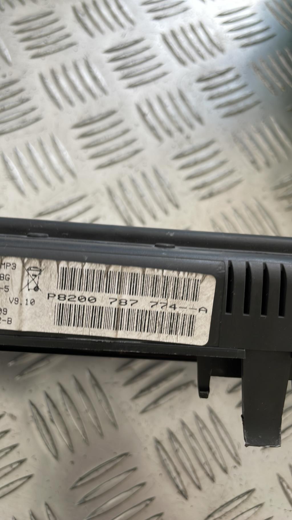 Compteur RENAULT SCENIC 2 PHASE 1 Diesel - 1
