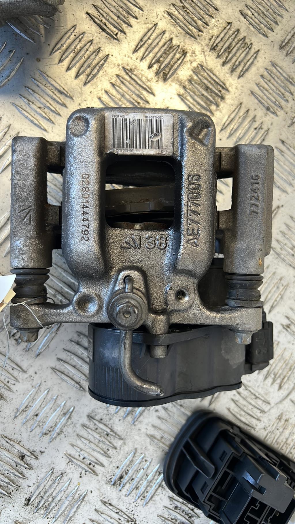 Pinza freni posteriore sinistra PEUGEOT 308 2 PHASE 2 Gasolina - 1