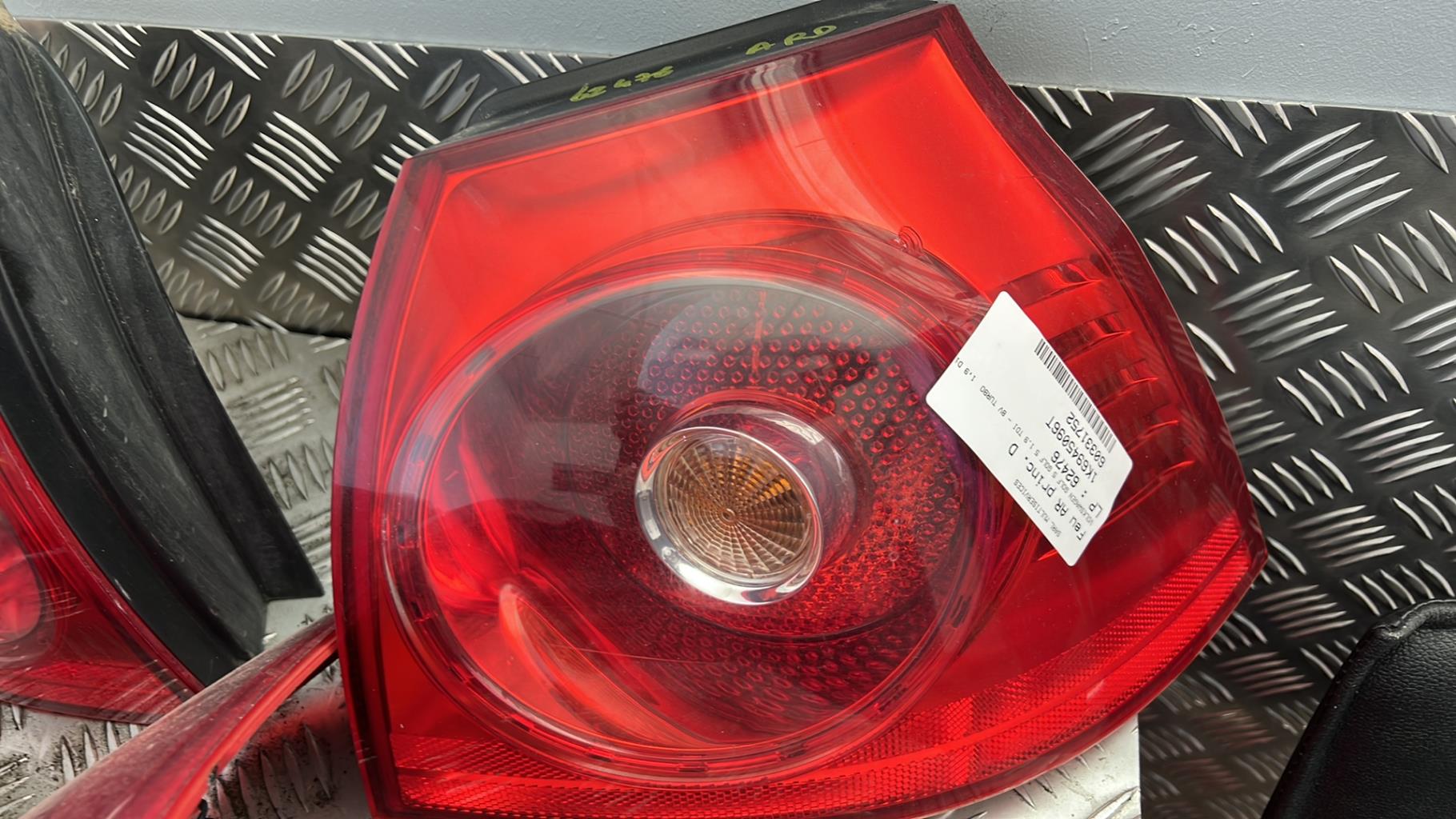Fanale posteriore principale destro (luci) VOLKSWAGEN GOLF 5 Diésel - 1