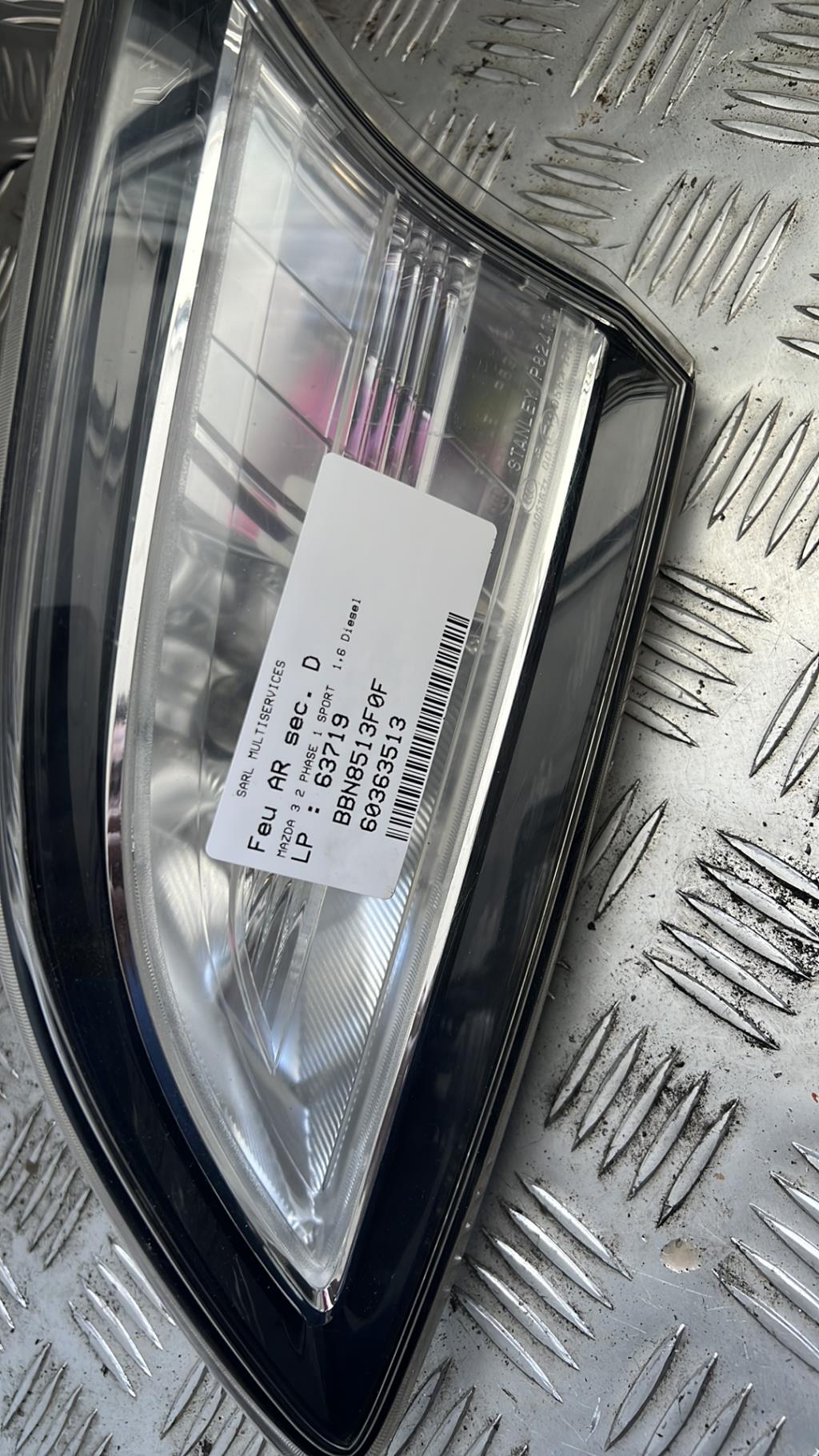 Feu arriere secondaire droit (feux) MAZDA 3 2 PHASE 1 Diesel - 1