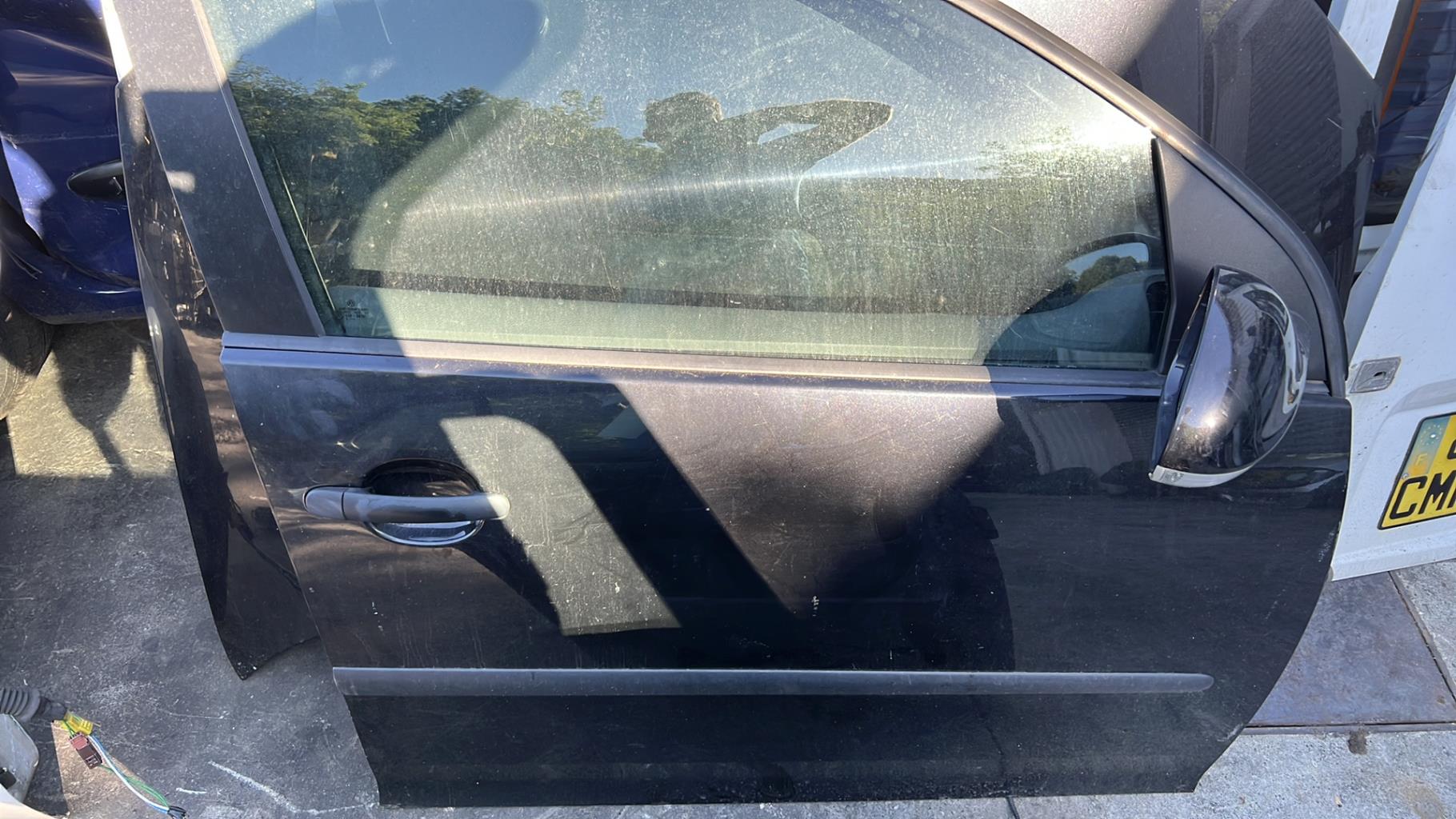Portiera anteriore destra VOLKSWAGEN GOLF 5 Diésel - 1