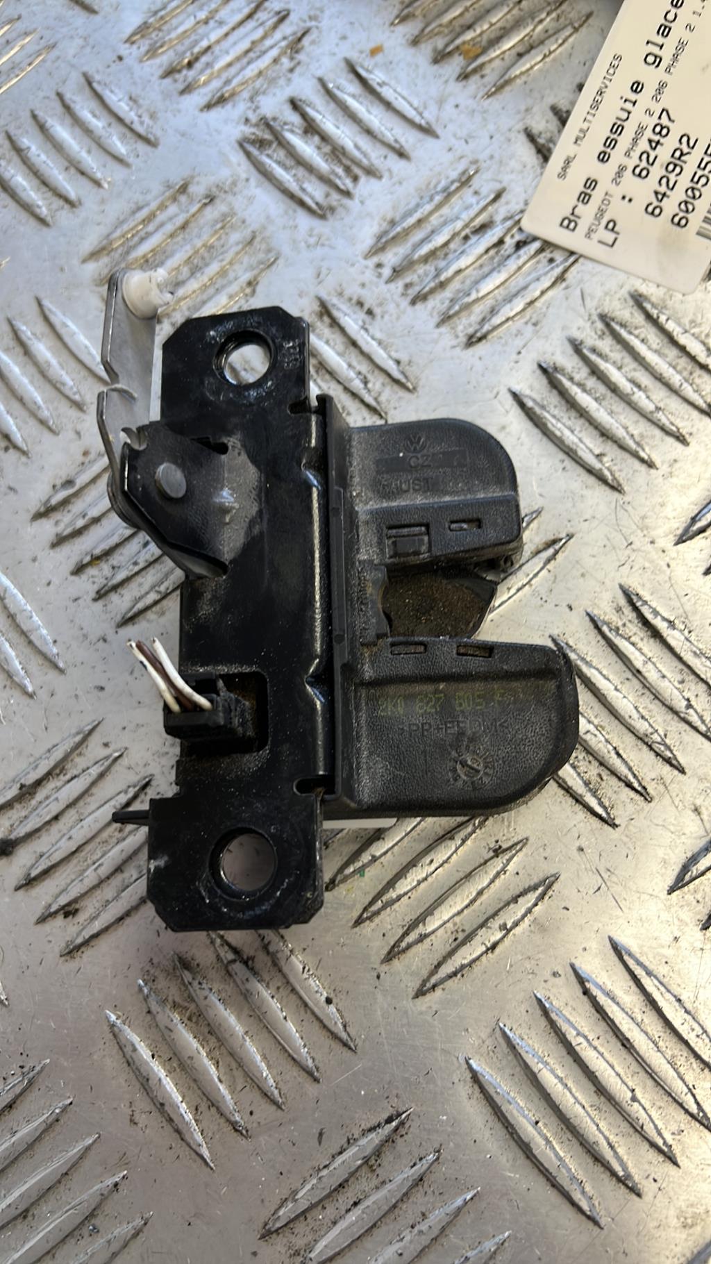 Serrure de coffre VOLKSWAGEN CADDY 3 PHASE 1 Diesel - 1