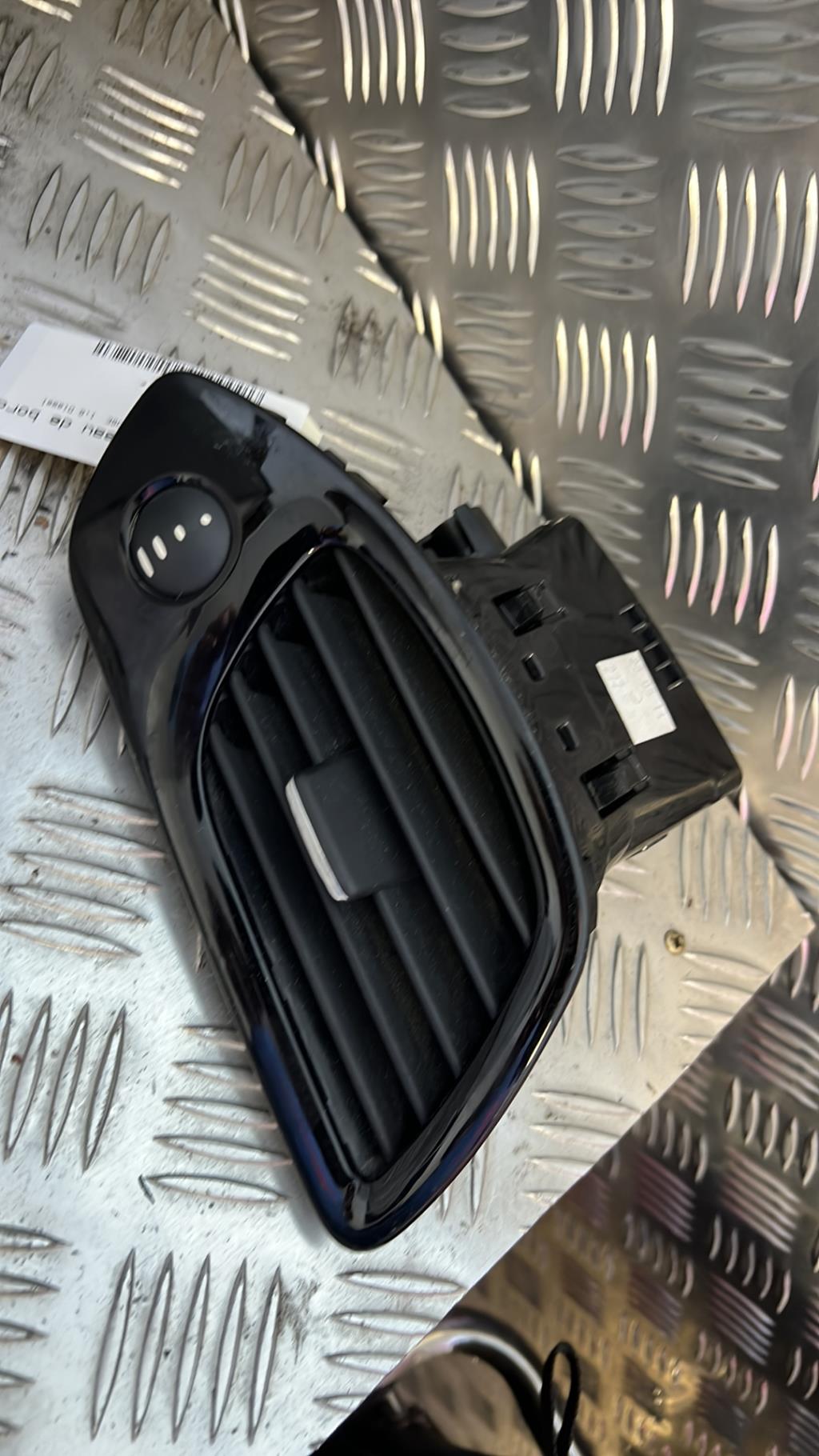 Bocchetta aerazione cruscotto anteriore sinistra RENAULT SCENIC 3 PHASE 3 Diésel - 1