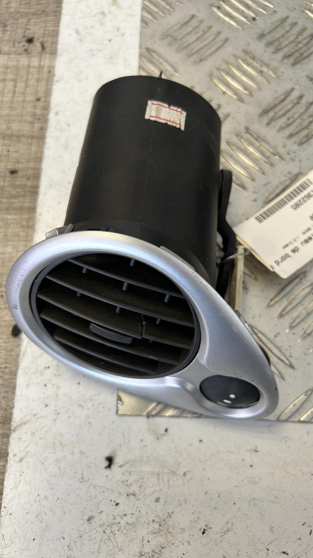 Bocchetta aerazione cruscotto anteriore sinistra RENAULT CLIO 3 PHASE 1 BREAK Diésel - 1