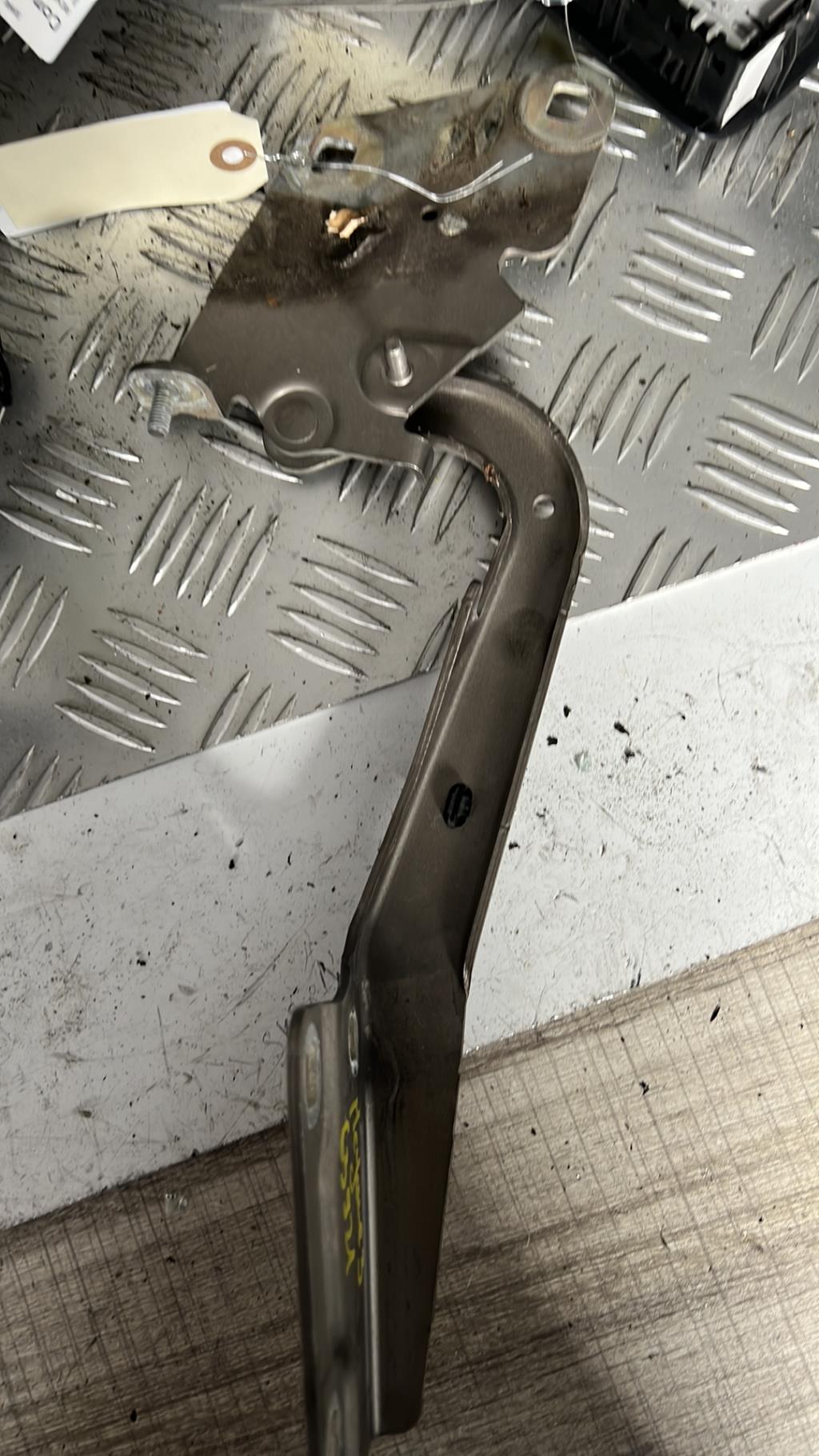 Charniere de capot RENAULT MEGANE 3 PHASE 1 Diesel - 1