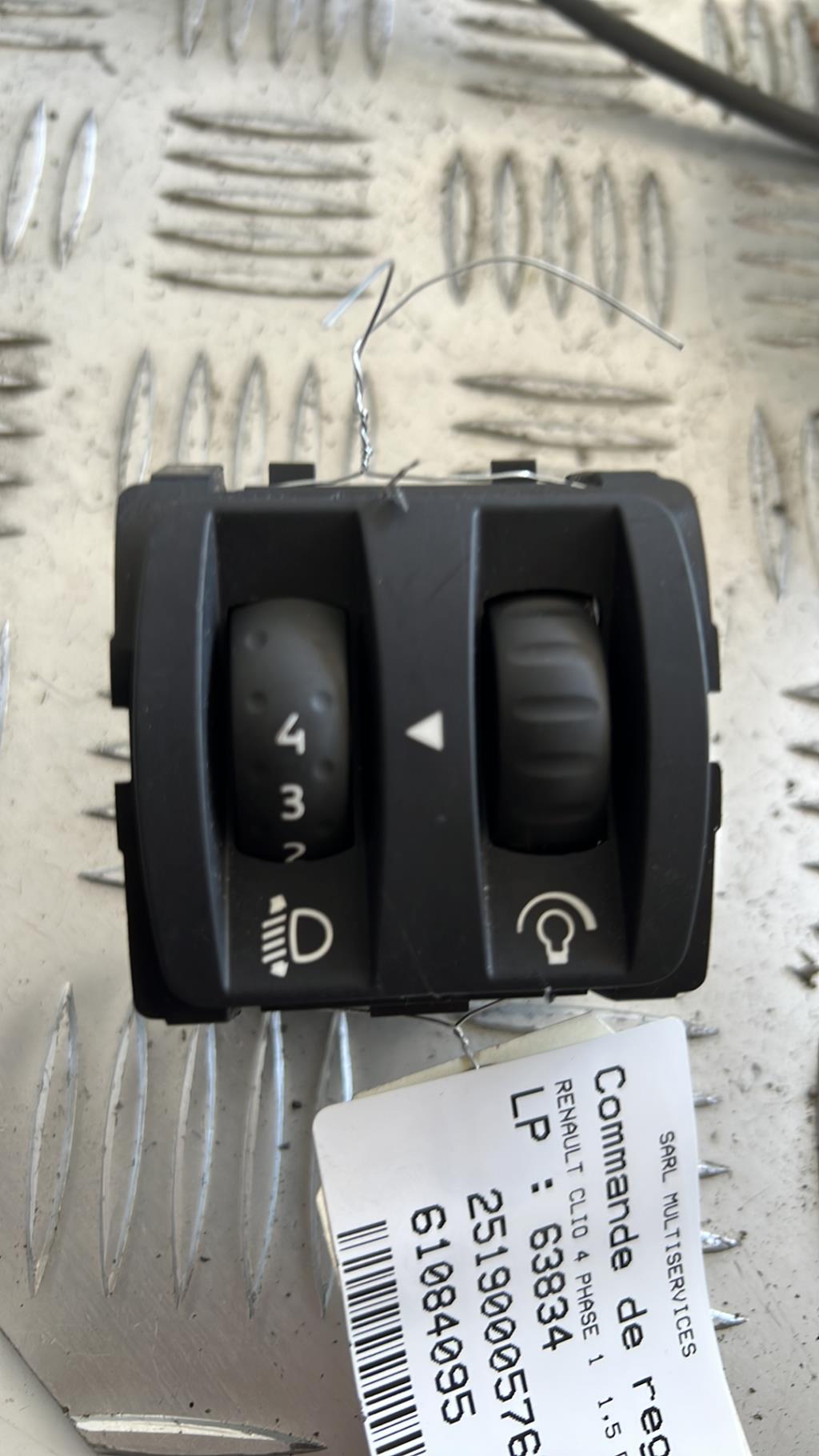 Commande de reglage hauteur de phare RENAULT CLIO 4 PHASE 1 Diesel - 1