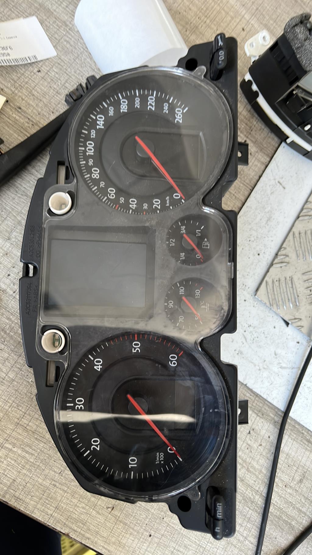 Compteur VOLKSWAGEN PASSAT 5 BREAK Diesel - 1