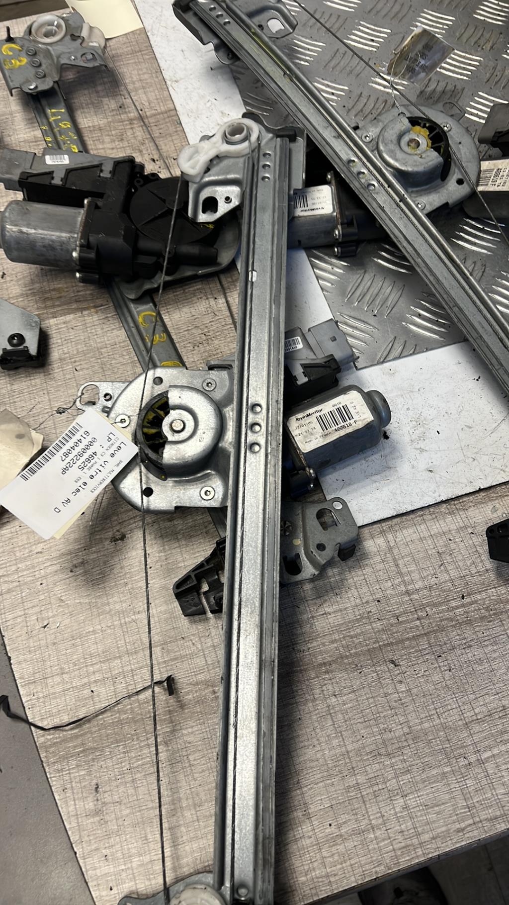 Alzacristalli elettrico anteriore destro CITROEN C3 1 PHASE 1 Gasolina - 1