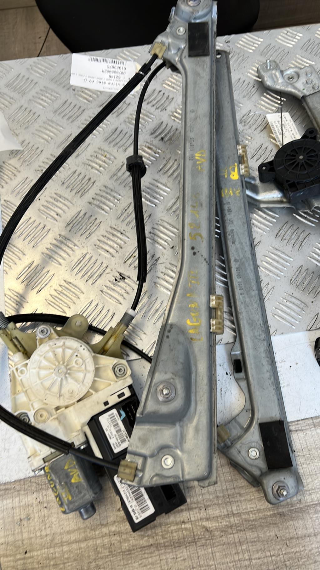 Alzacristalli elettrico anteriore destro RENAULT LAGUNA 3 PHASE 1 BREAK Diésel - 1