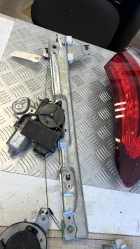 Leve vitre electrique avant droit