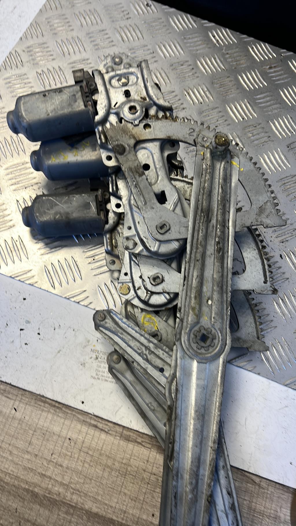 Alzacristalli elettrico anteriore destro PEUGEOT 205 PHASE 2 Gasolina - 1