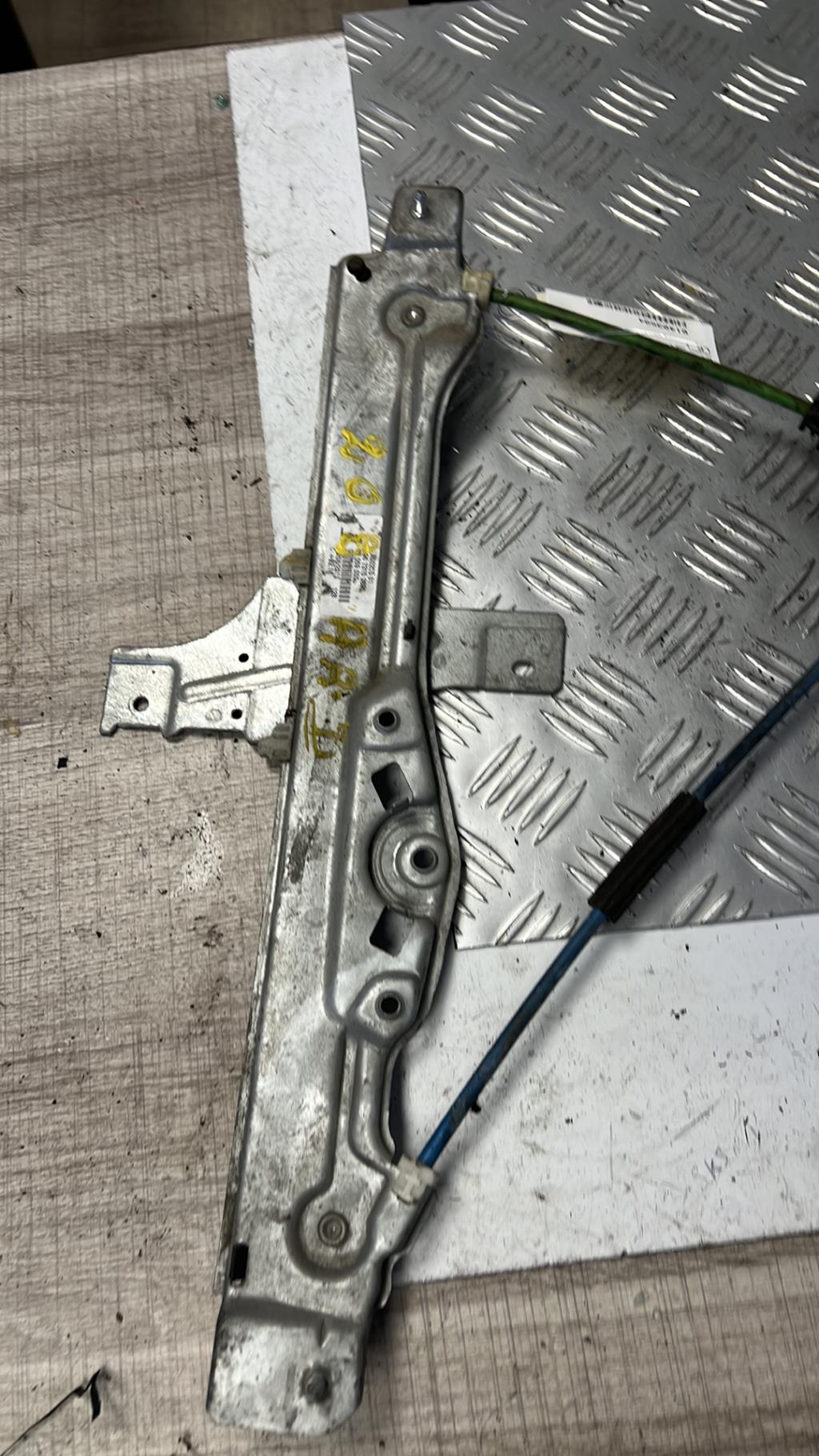 Alzacristalli manuale posteriore destro PEUGEOT 208 1 PHASE 1 Diésel - 1