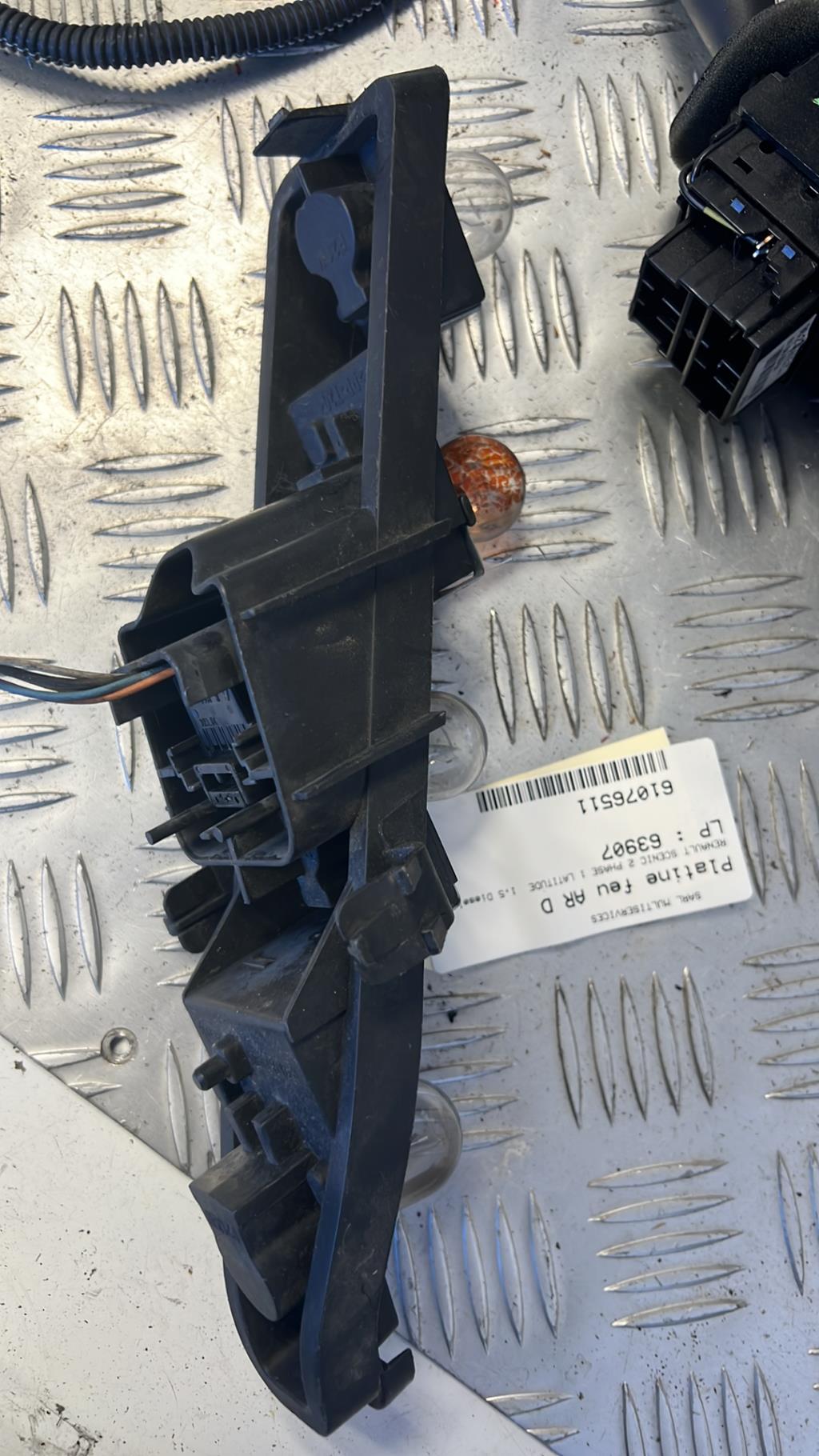 Base portalampade fanale posteriore destro RENAULT SCENIC 2 PHASE 1 Diésel - 1