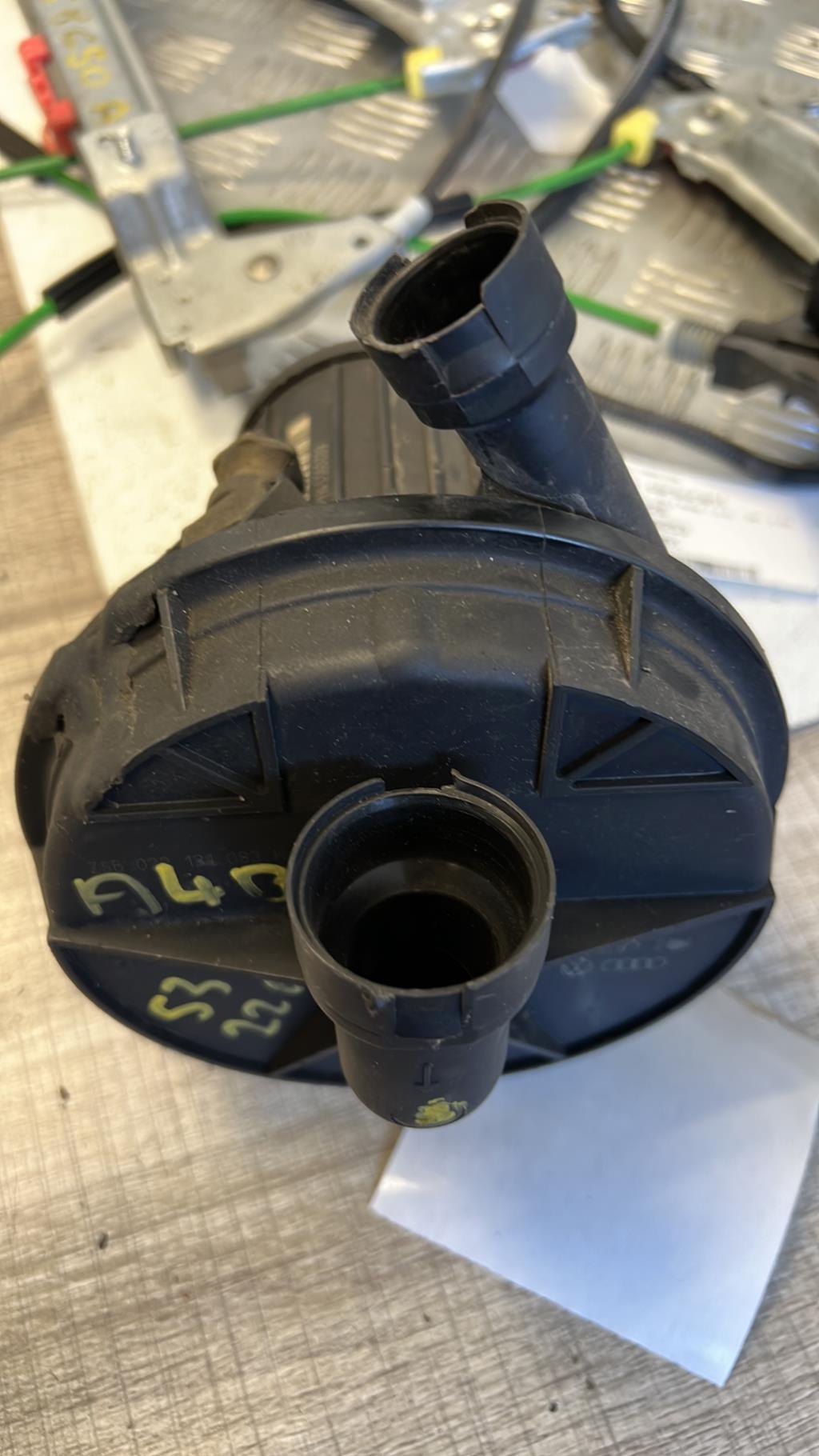 Pompe à carburant AUDI A4 2 PHASE 1 Essence - 1