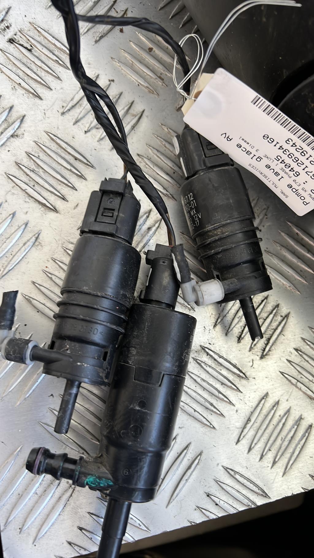 Pompa lavacristalli anteriore BMW X5 E70 PHASE 2 Diésel - 1