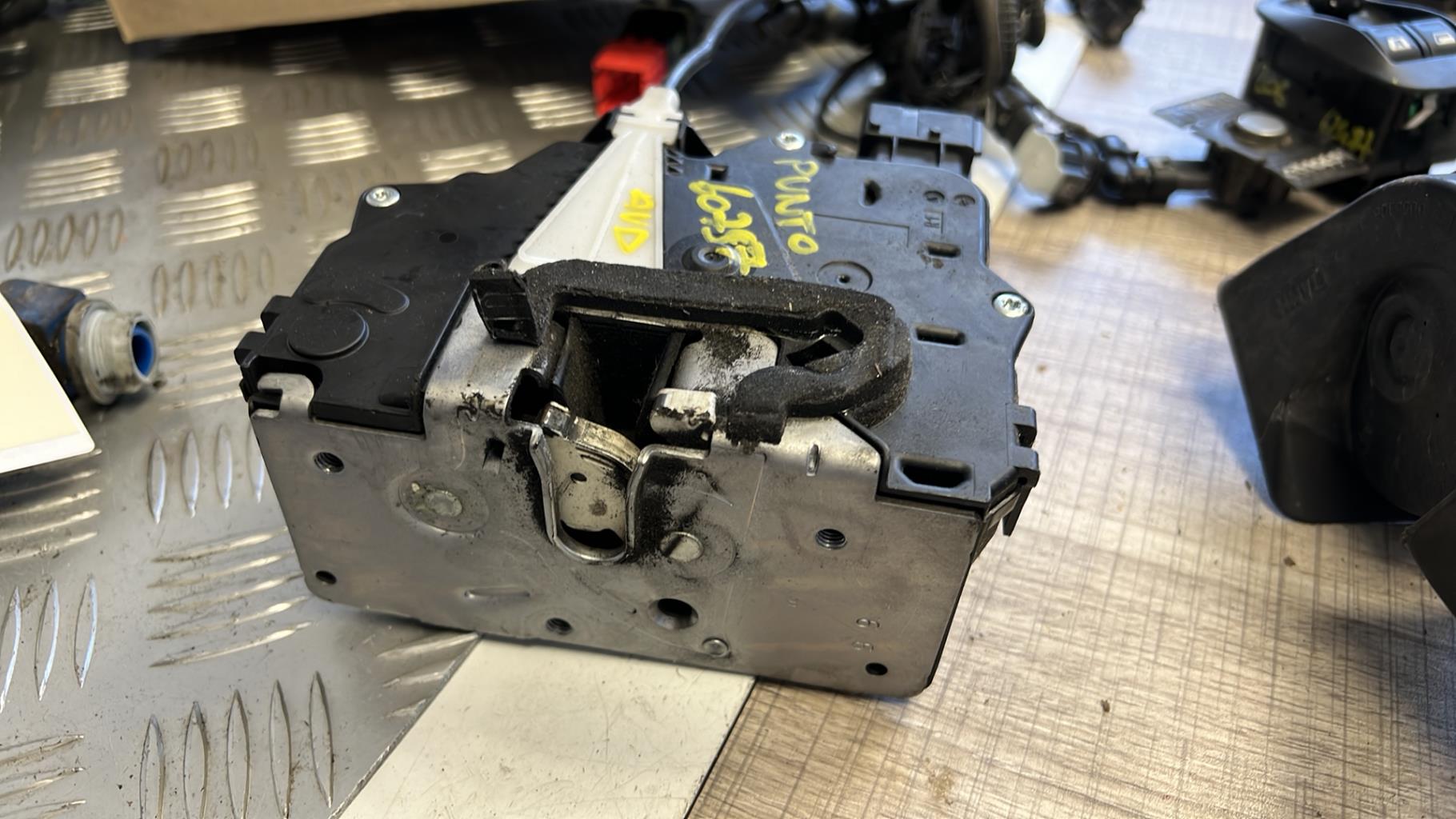 Serratura anteriore destra FIAT GRANDE PUNTO Diésel - 1