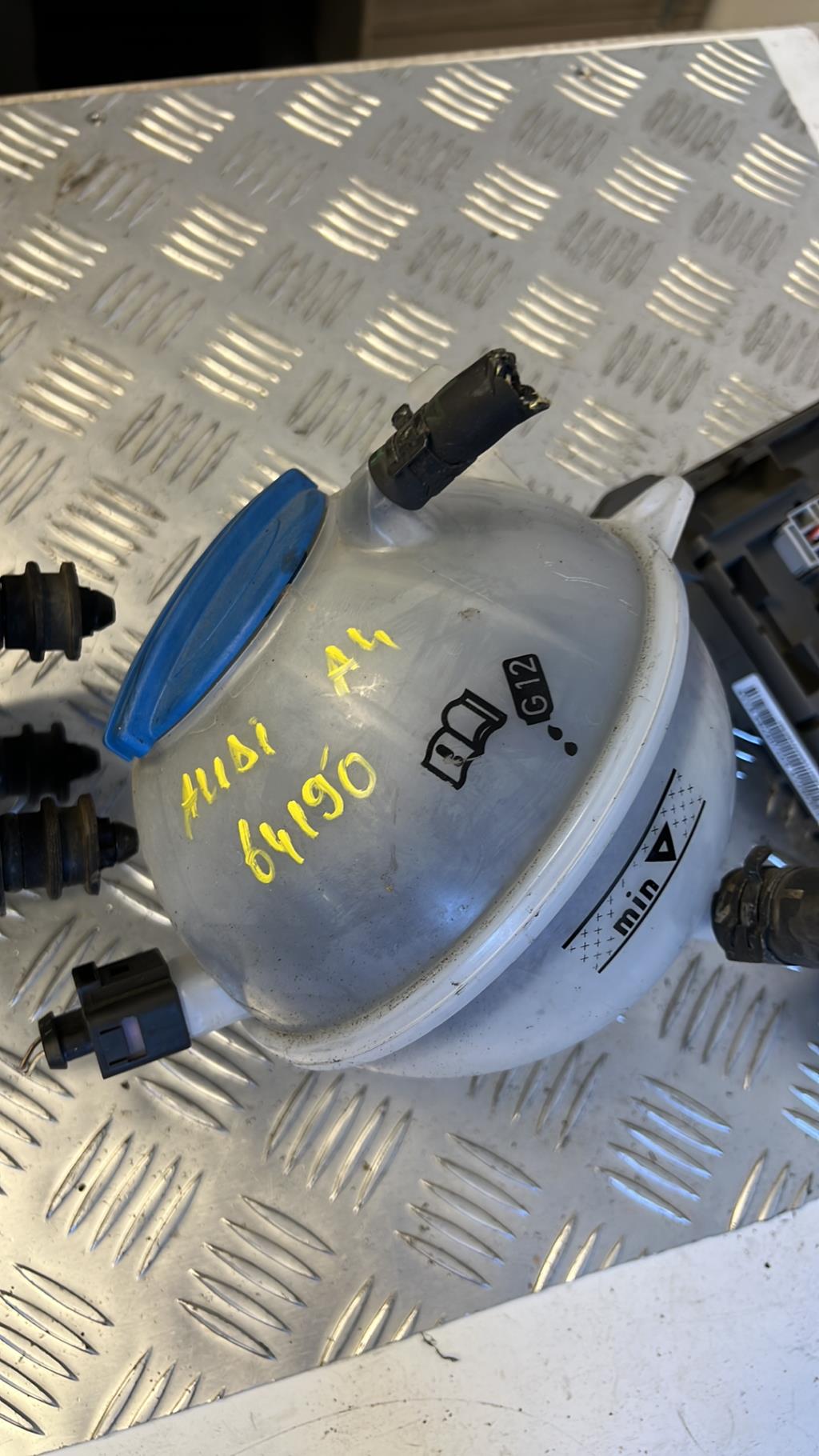 Vase d'expansion AUDI A3 2 SPORTBACK PHASE 1 Diesel - 1