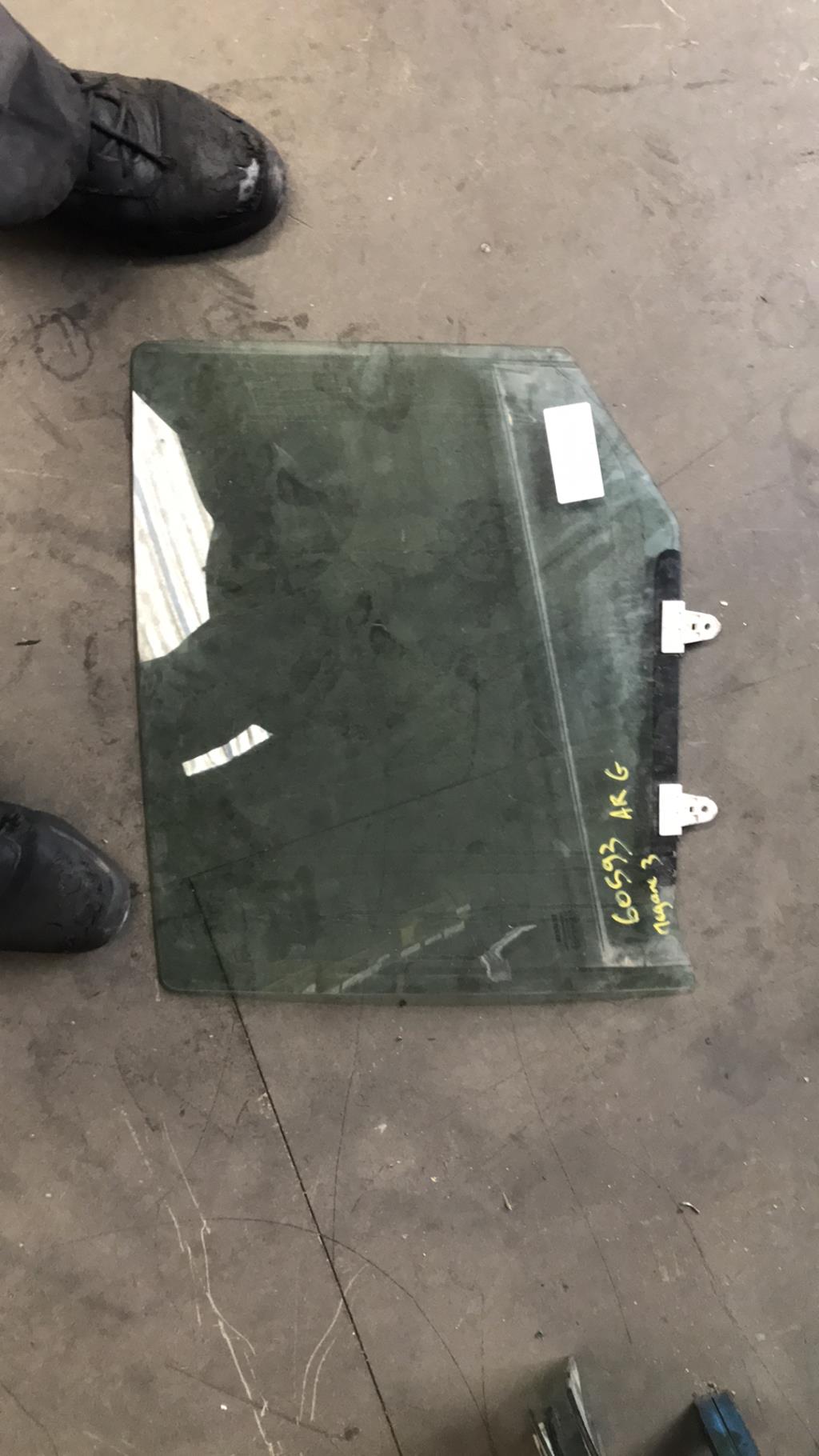 Vetro posteriore sinistro RENAULT MEGANE 3 PHASE 3 Diésel - 1