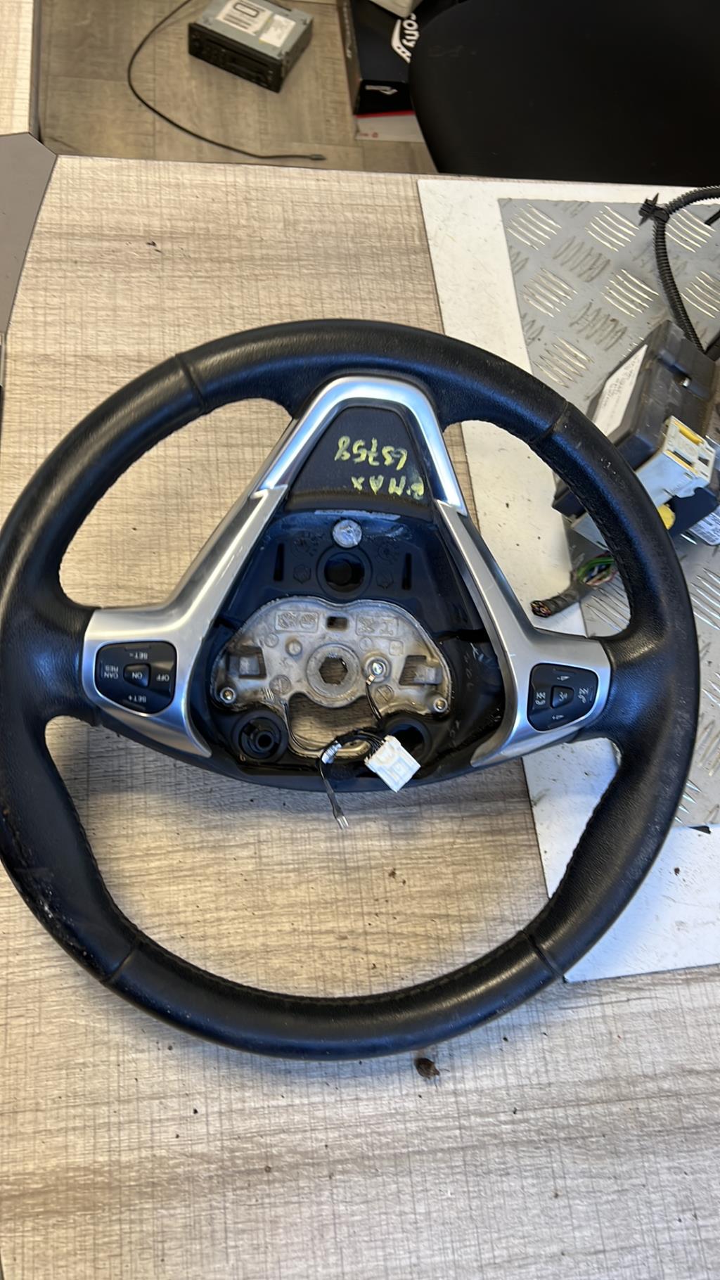 Volant FORD B-MAX Essence - 1