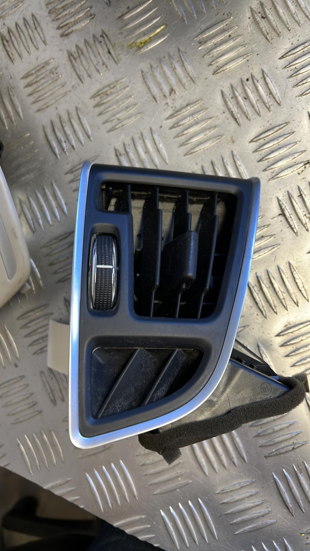 Bocchetta aerazione cruscotto anteriore destra FORD C-MAX 2 PHASE 1 Diésel - 1