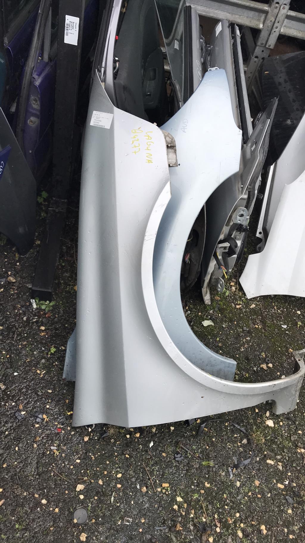 Parafango anteriore destro RENAULT LAGUNA 2 PHASE 2 BREAK Diésel - 1