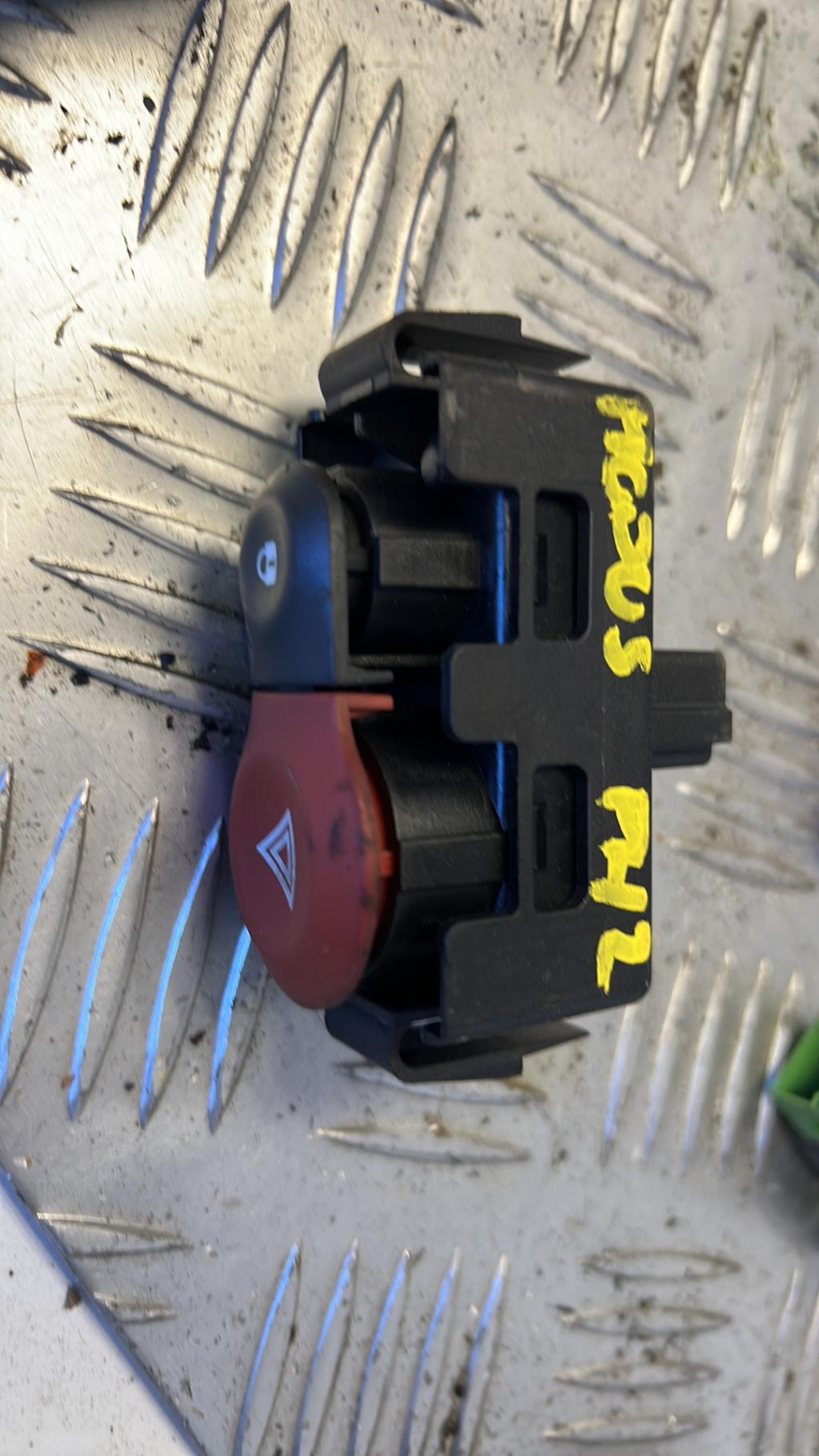 Bouton de warning RENAULT GRAND MODUS PHASE 2 Diesel - 1