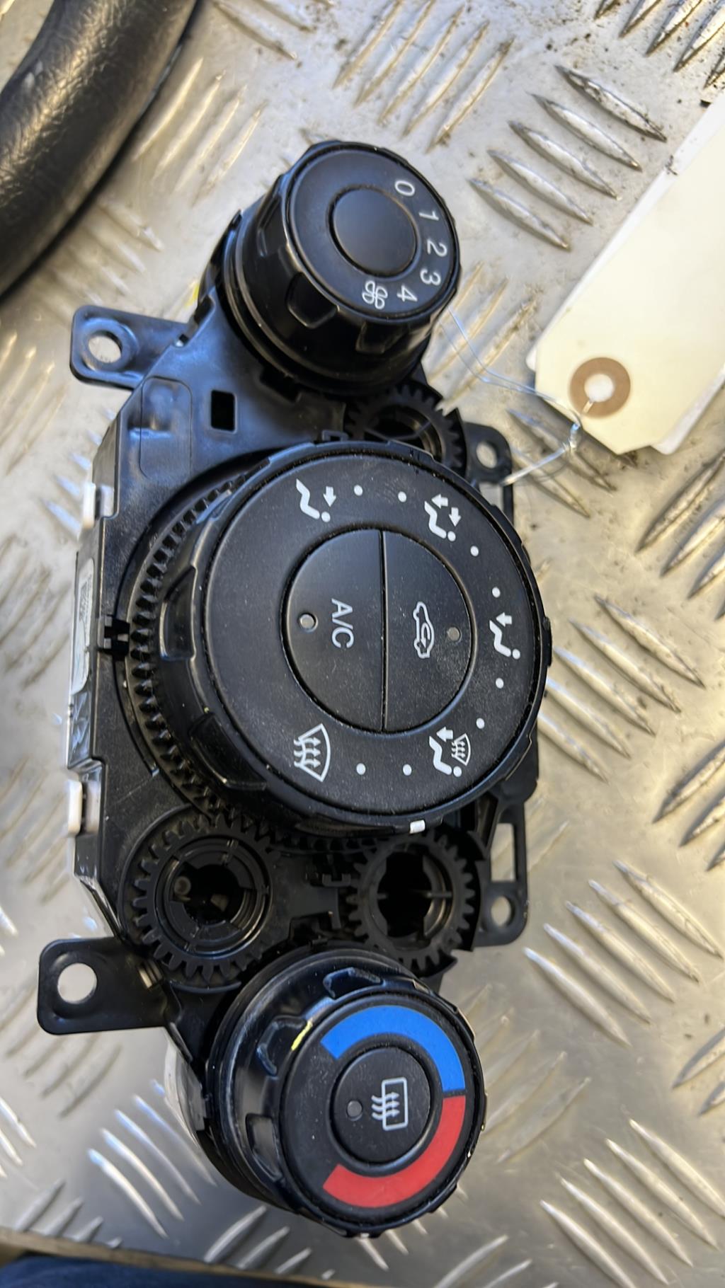 Commande chauffage FORD FIESTA 6 PHASE 1 Diesel - 1