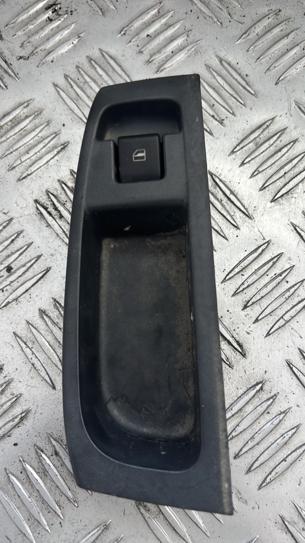 Interruttore lavacristalli anteriore destro VOLKSWAGEN FOX Gasolina - 1