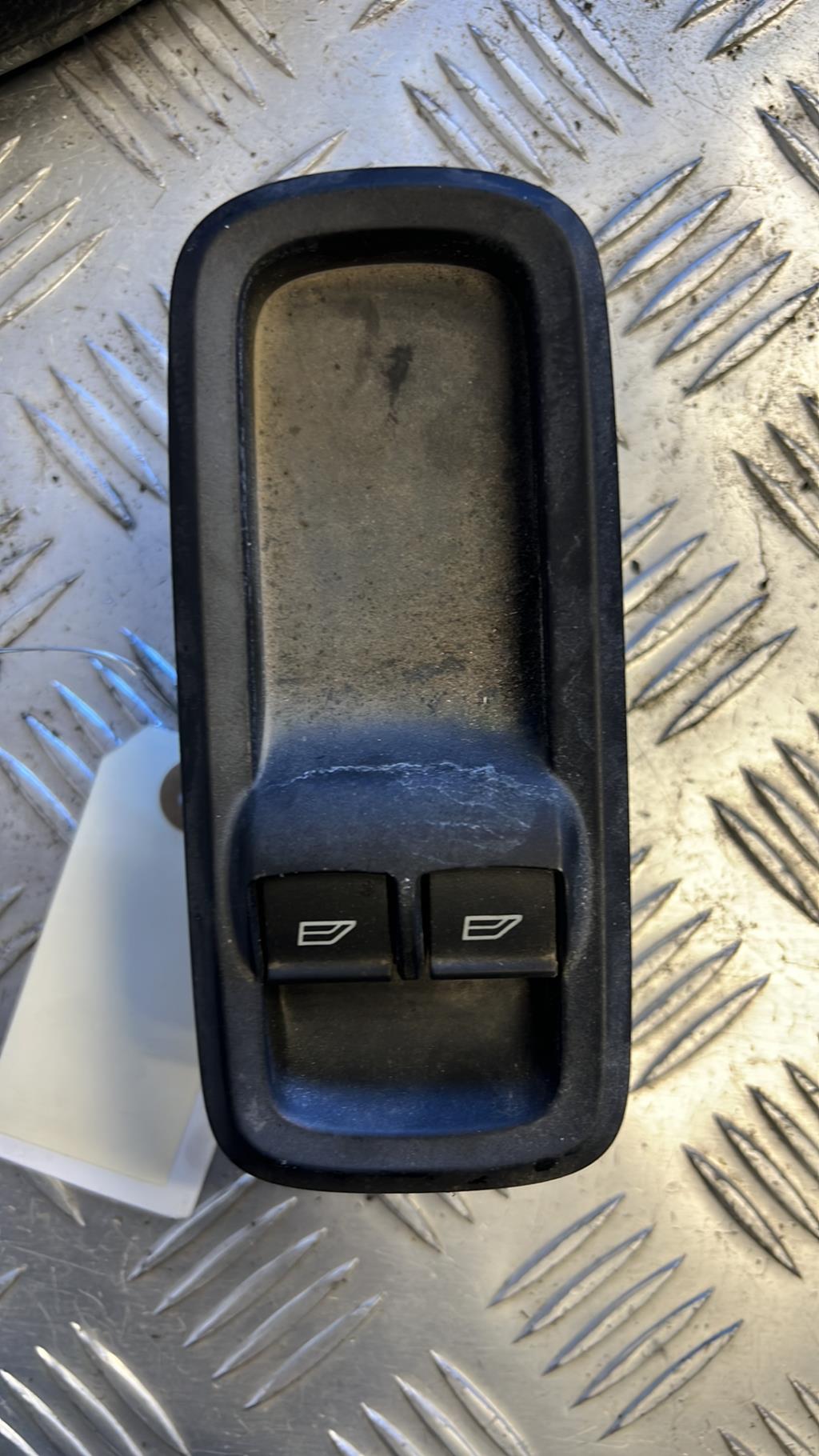 Interruttore lavacristalli anteriore sinistro FORD FIESTA 6 PHASE 1 Diésel - 1
