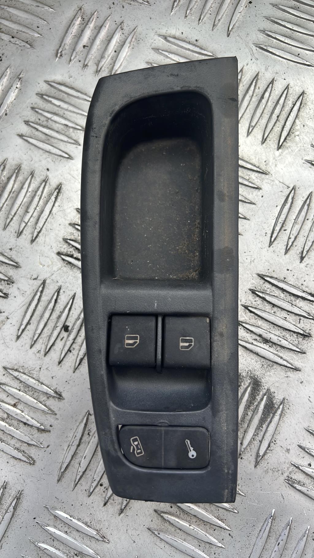 Interruttore lavacristalli anteriore sinistro VOLKSWAGEN FOX Gasolina - 1