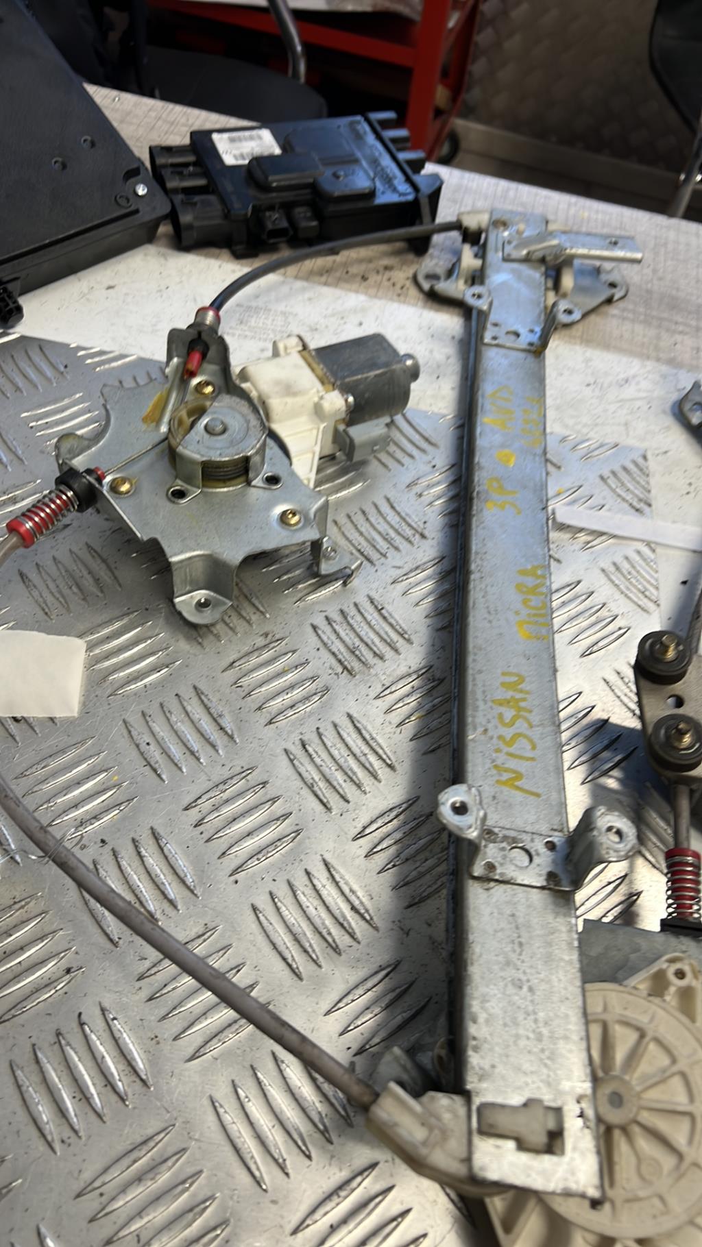 Alzacristalli elettrico anteriore destro NISSAN MICRA 3 PHASE 2 Gasolina - 1