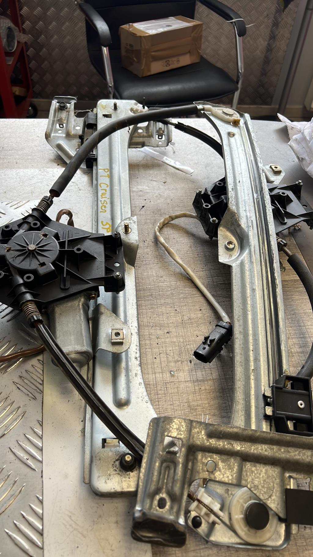 Alzacristalli elettrico anteriore destro CHRYSLER PT CRUISER PHASE 1 BREAK Diésel - 1