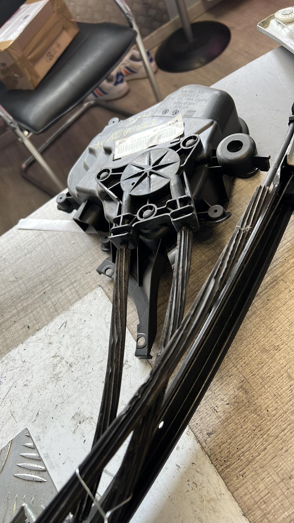 Alzacristalli elettrico anteriore sinistro SEAT IBIZA 4 PHASE 1 Diésel - 1