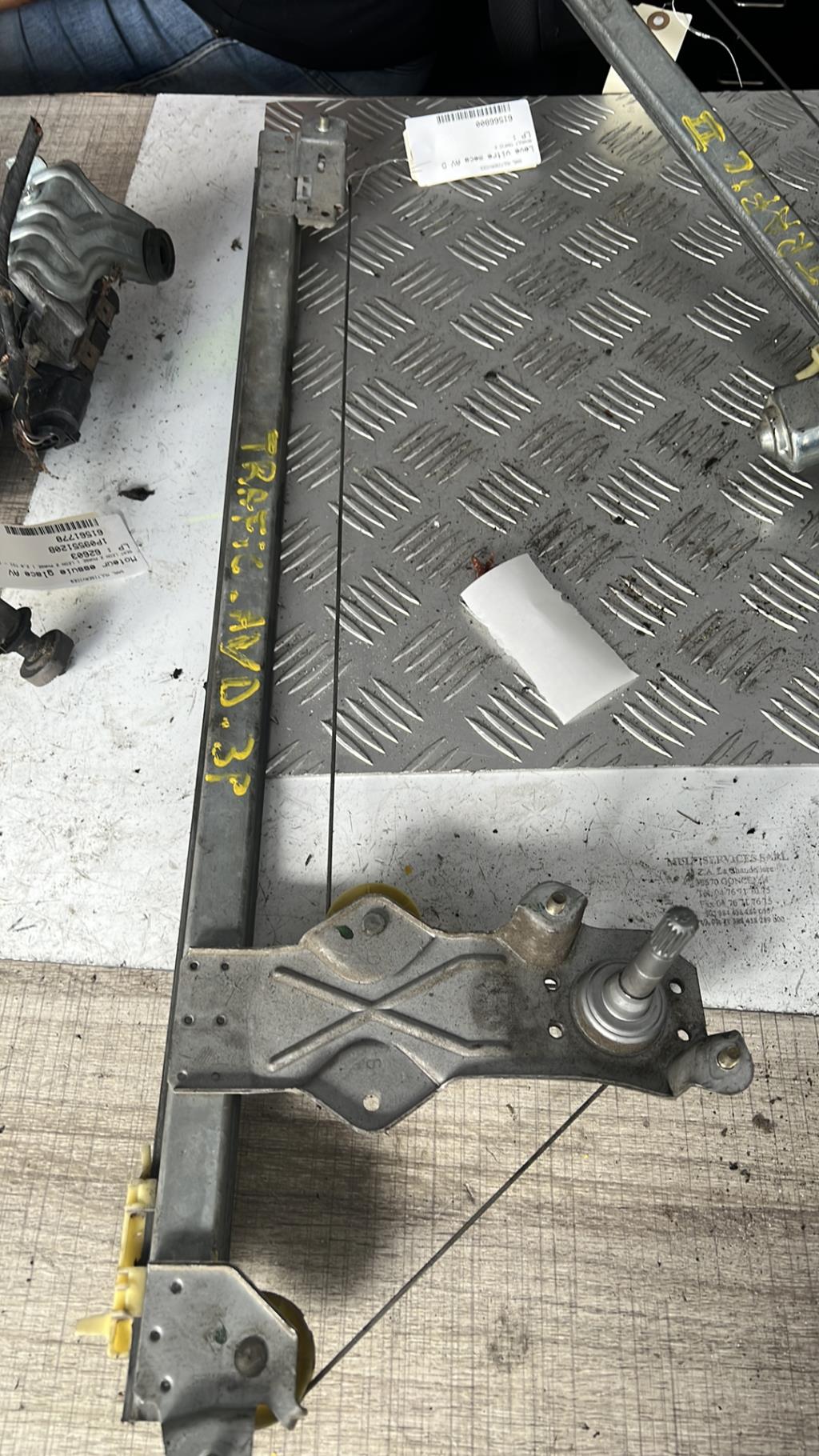 Alzacristalli manuale anteriore destro RENAULT TRAFIC 2 PHASE 1 Diésel - 1