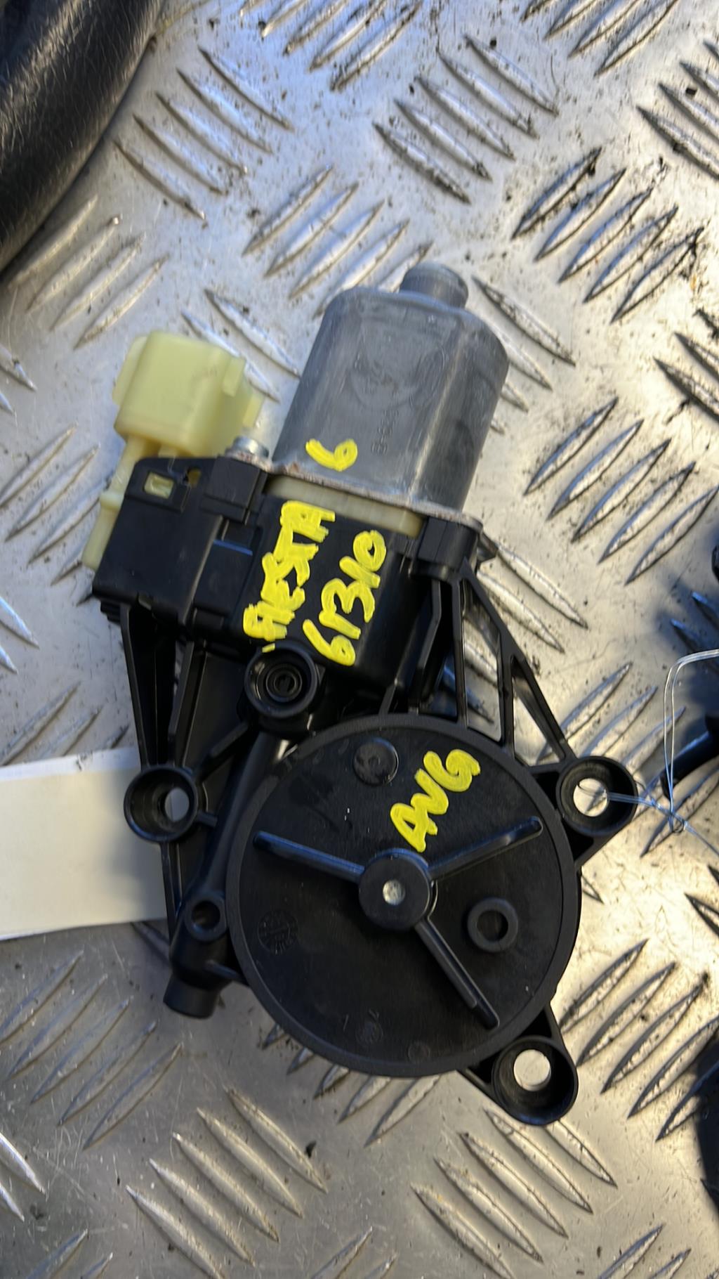 Motore alzacristalli anteriore sinistro FORD FIESTA 6 PHASE 1 Diésel - 1