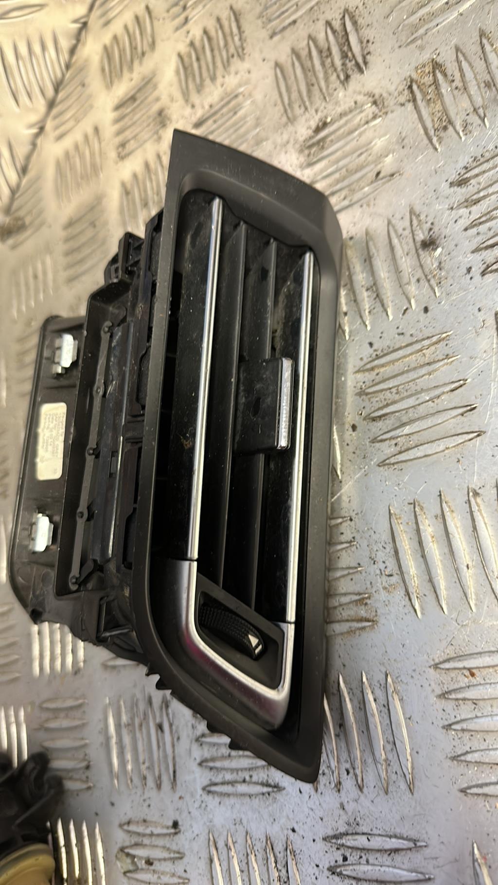Bocchetta aerazione cruscotto PEUGEOT 307 PHASE 1 Gasolina - 1
