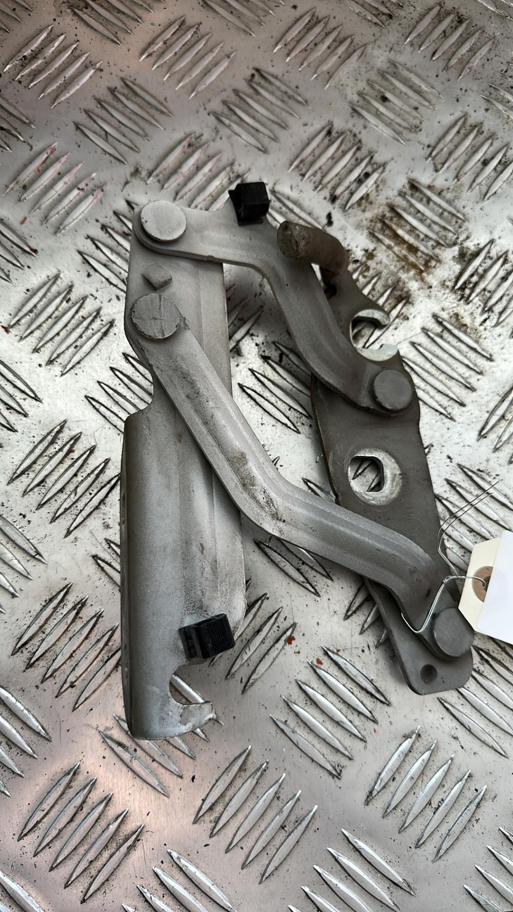 Charniere de capot FORD FIESTA 6 PHASE 1 Diesel - 1