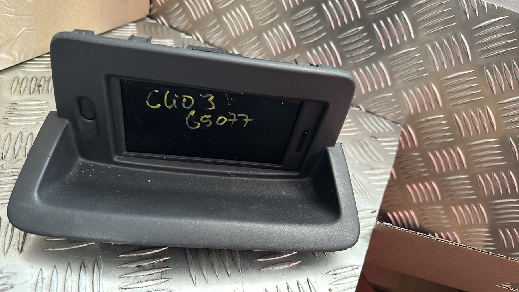 Ecran GPS RENAULT CLIO 3 PHASE 2 Essence - 1