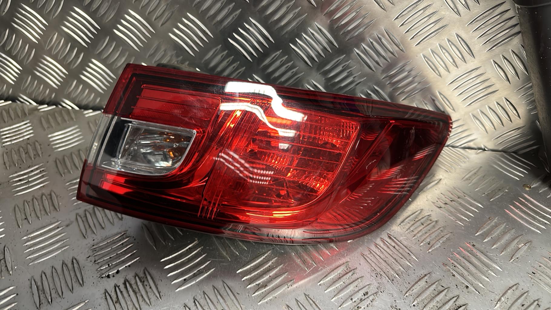 Fanale posteriore principale destro (luci) RENAULT CLIO 4 PHASE 1 Diésel - 1