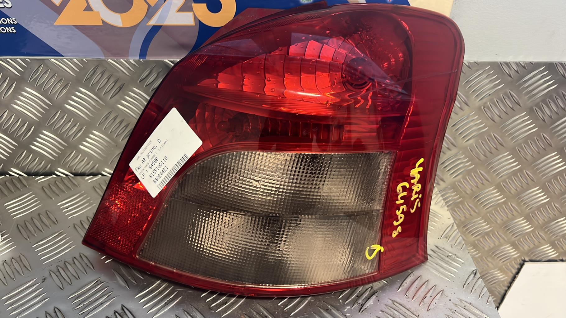 Fanale posteriore principale destro (luci) TOYOTA YARIS 2 PHASE 1 Diésel - 1