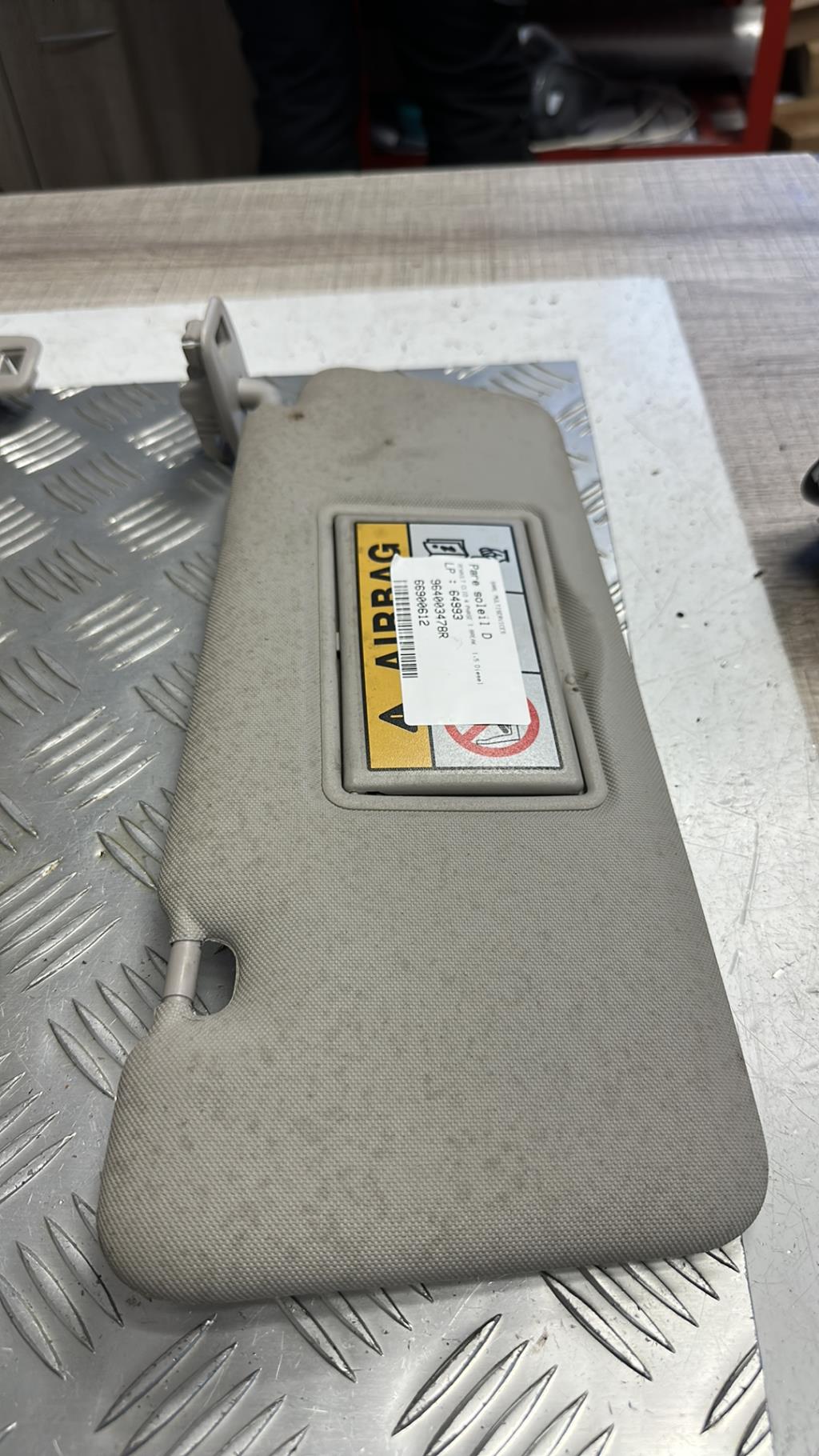 Visiera parasole destra RENAULT CLIO 4 PHASE 1 BREAK Diésel - 1