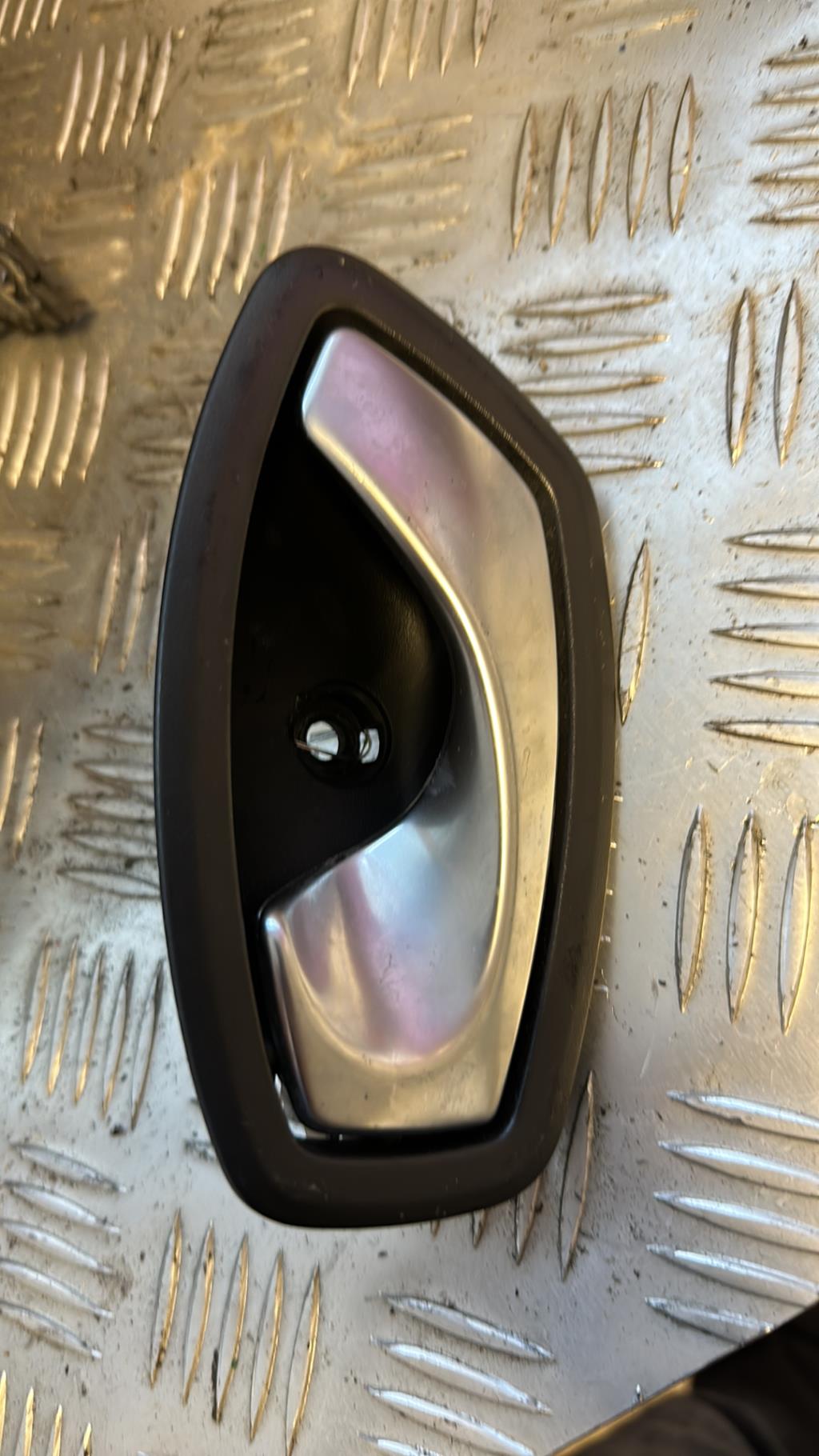 Maniglia interna posteriore sinistra RENAULT MEGANE 3 PHASE 1 Diésel - 1
