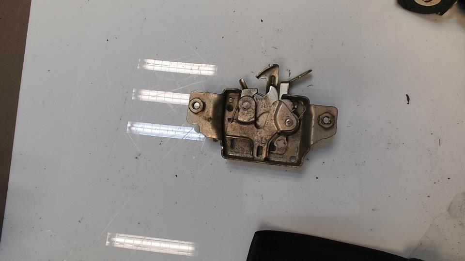 Serrure de capot RENAULT CLIO 3 PHASE 1 Diesel - 1
