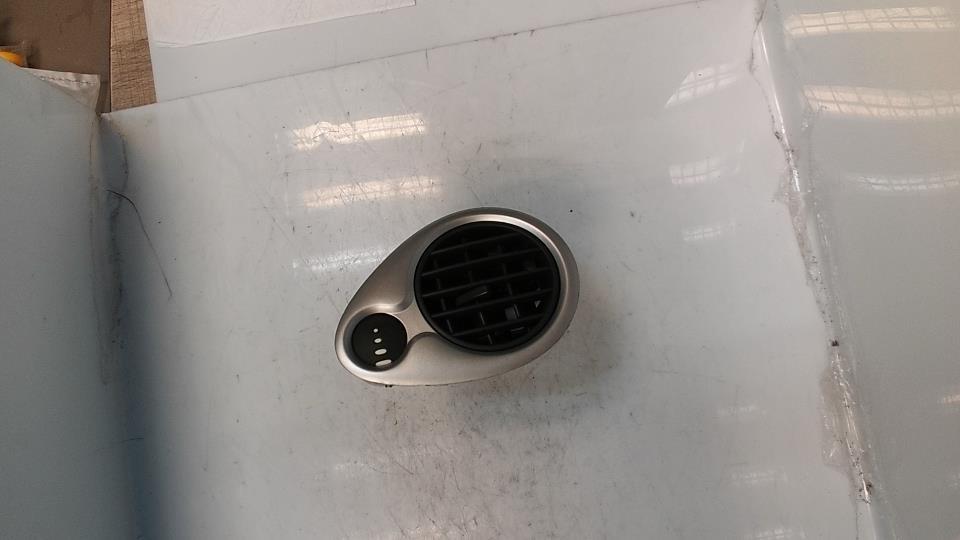 Bocchetta aerazione cruscotto anteriore destra RENAULT CLIO 3 PHASE 2 Diésel - 1