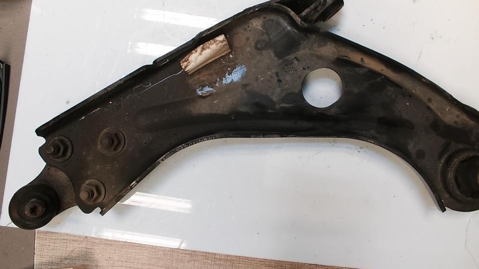 Triangolo inferiore anteriore sinistro PEUGEOT 3008 2 PHASE 1 Gasolina - 1